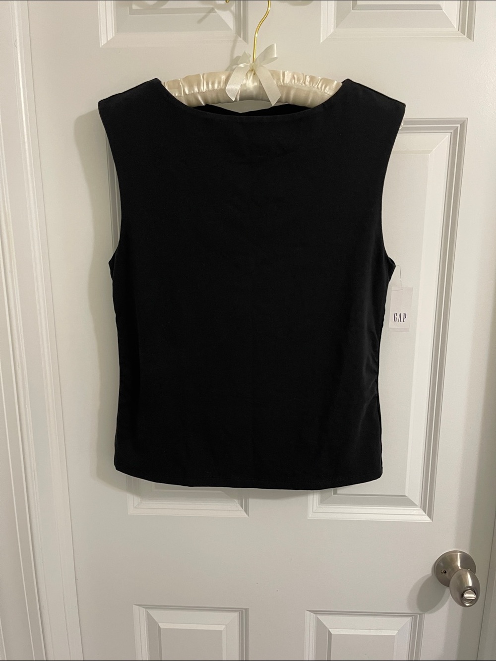 GAP Black Sleeveless Crewneck Tank Top